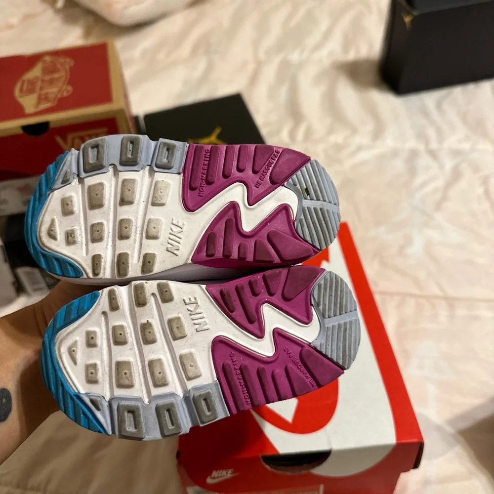 Airmax - Picture 3 of 4